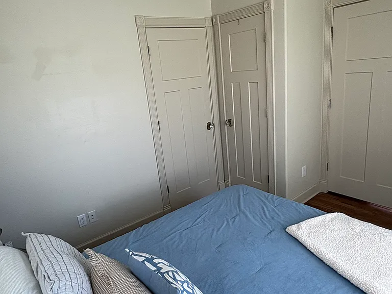 105 E Johnson St — Photo 11