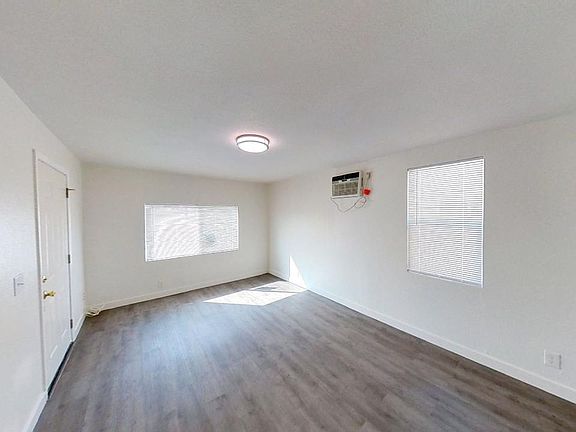 3rd image of 26026 9th St