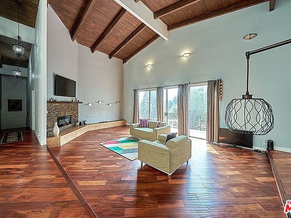 3rd image of 9314 Sierra Mar Dr