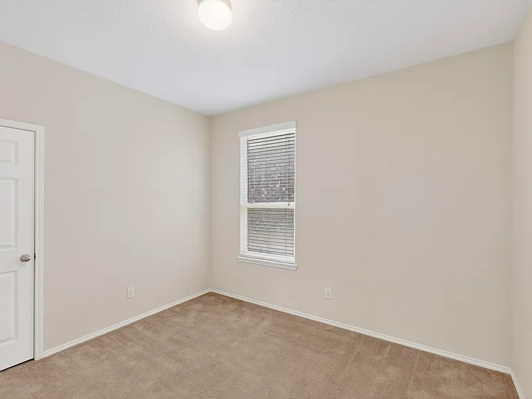 2409 Buelingo Ln — Photo 14