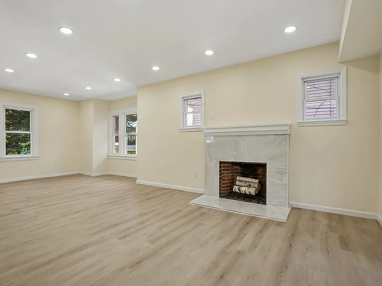 4 Lincoln Pl — Photo 8
