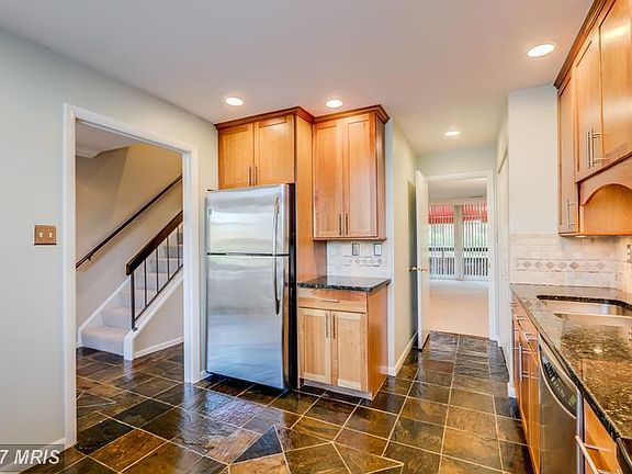 4th image of 1723 S Hayes St #2
