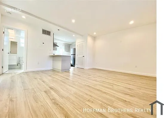1570 Yosemite Dr #3A — Photo 2