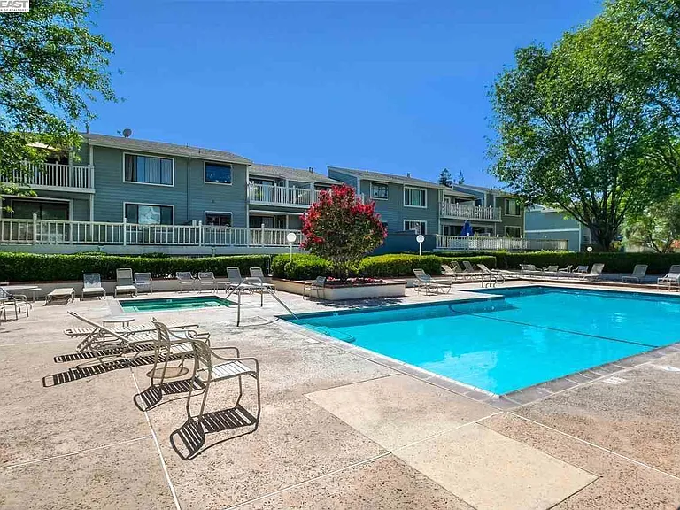 3454 Bridgewood Ter #212 — Photo 2