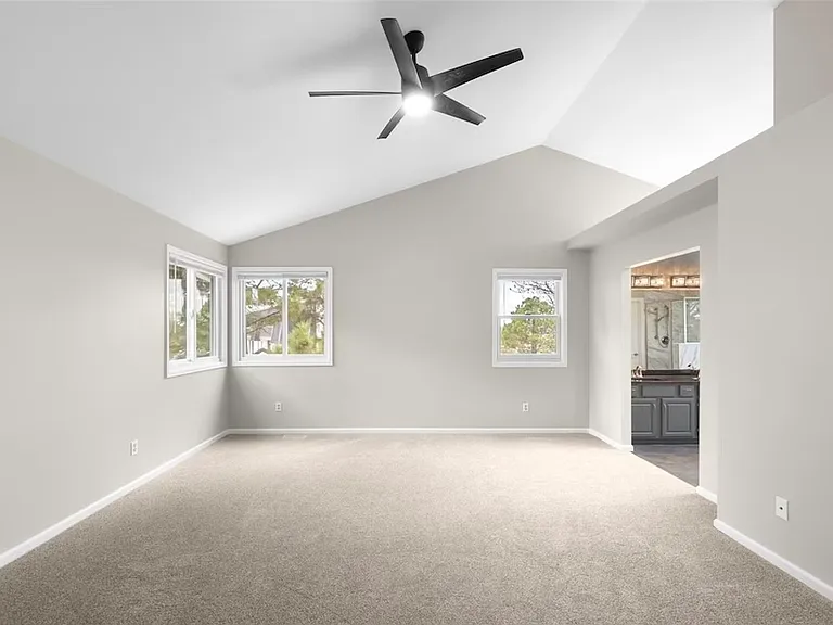 3205 S Tulare Ct — Photo 14