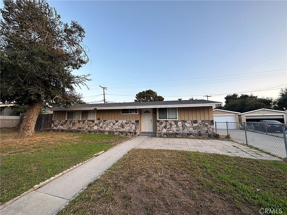 1st image of 2384 Canterbury Ave