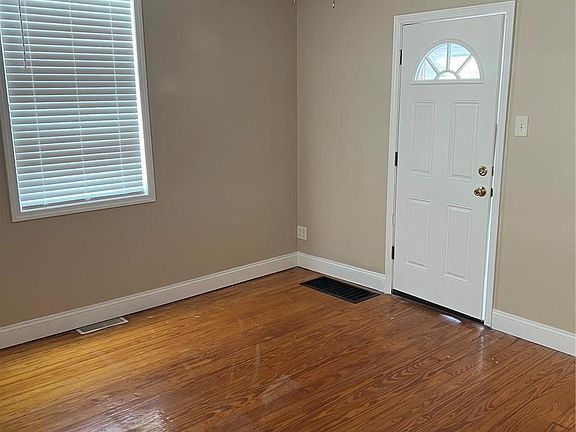 4th image of 3630 Roswell Ave
