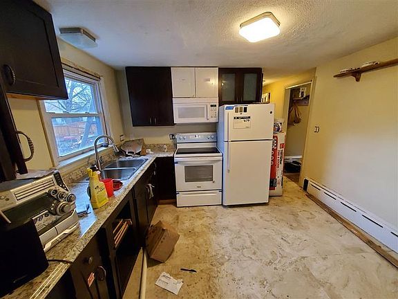 4th image of 142 Jerome St #222