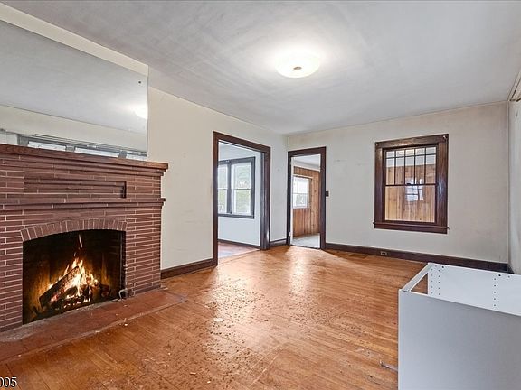 4th image of 425 New Market Rd #2