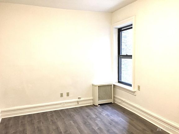 3rd image of 601 W 151st St APT 33