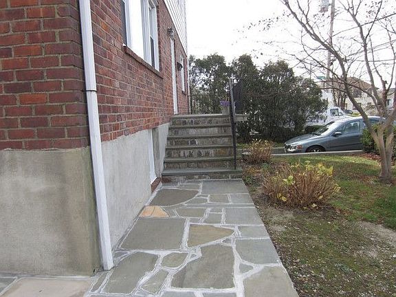 5th image of 252 Kingston Ave