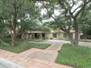 8943 Carriage Dr, San Antonio, TX 78217