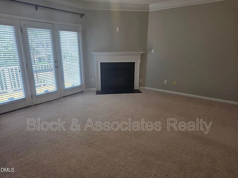 124 Braeside Ct — Photo 21