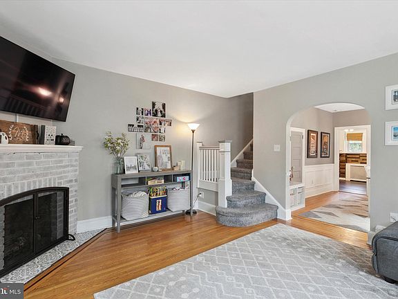 3rd image of 55 W Marthart Ave