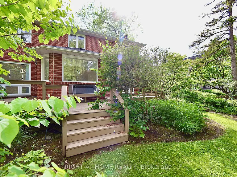 89 W Yonge Blvd NW — Photo 19