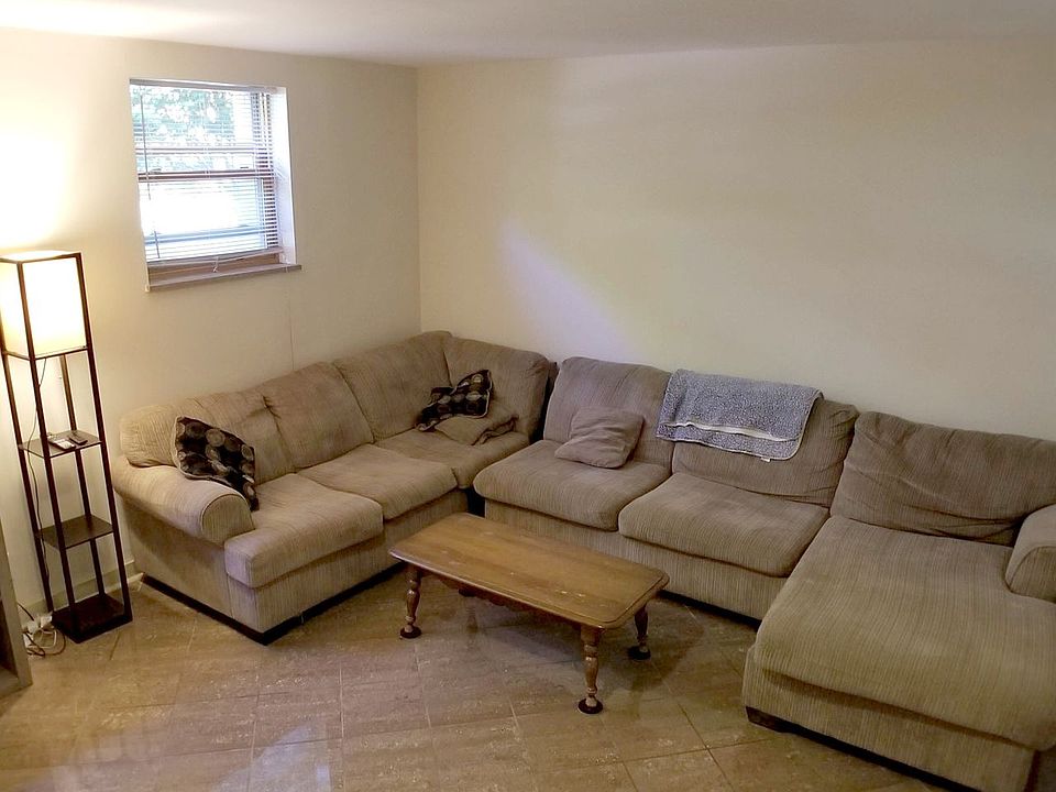 1st image of 905 Delaware Ave #123