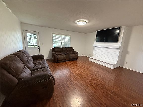 3rd image of 16456 Boothtown Rd