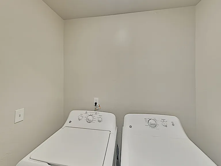 11205 Howard Dr — Photo 13