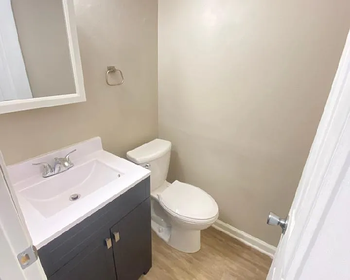 5825 Creekview Ct W — Photo 3