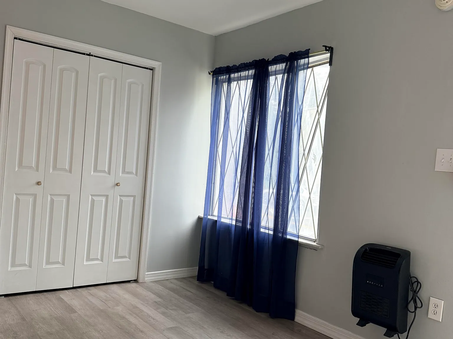2 bed, 2016 sqft, $1,800 — Photo 2