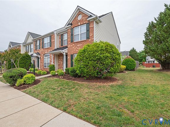 3rd image of 913 Dominion Townes Ct
