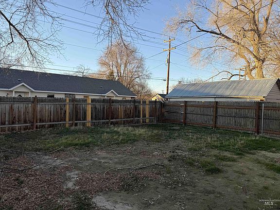 5th image of 439 Van Buren St