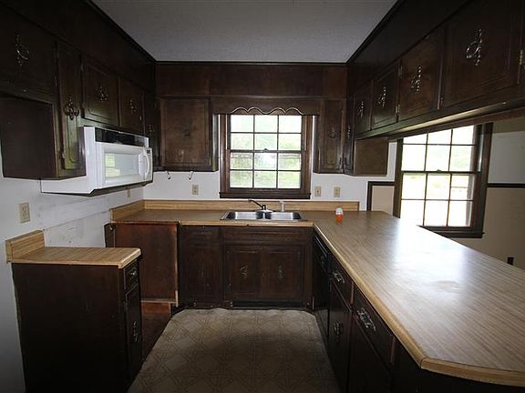 5th image of 1504 Summer St
