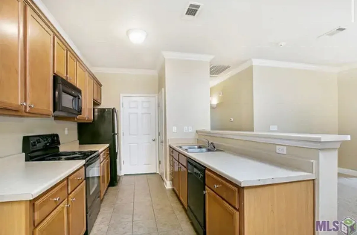 3 bed, 1552 sqft, $1,595 — Photo 2