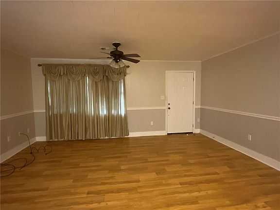 3rd image of 4297 E Main St