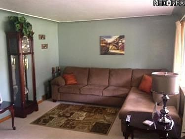 3rd image of 3240 Glen Oaks Dr