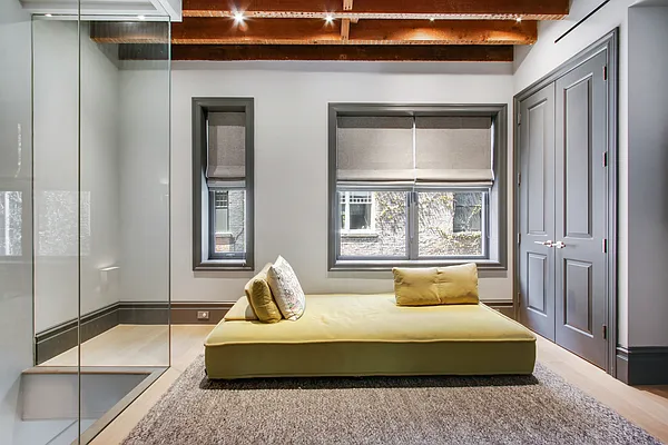 Sold by Compass | media 9