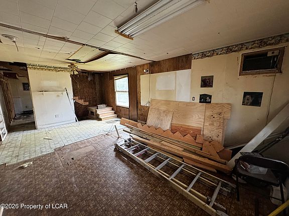 4th image of 151 N Center St