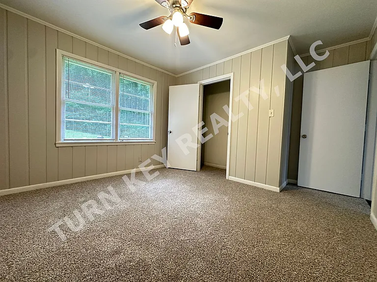 2228 5th St NE — Photo 6