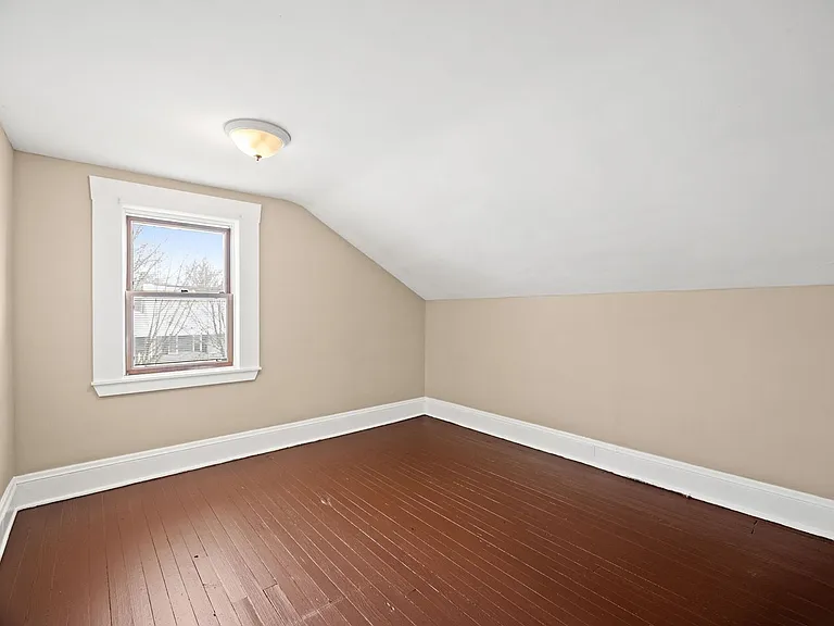 153 Henry St — Photo 16