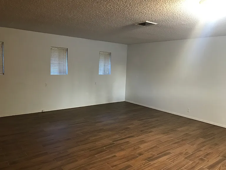 1884 Country Pl — Photo 7