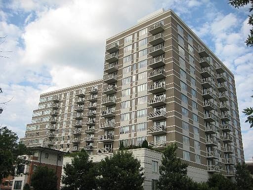 1st image of 1515 S Prairie Ave Unit 1304