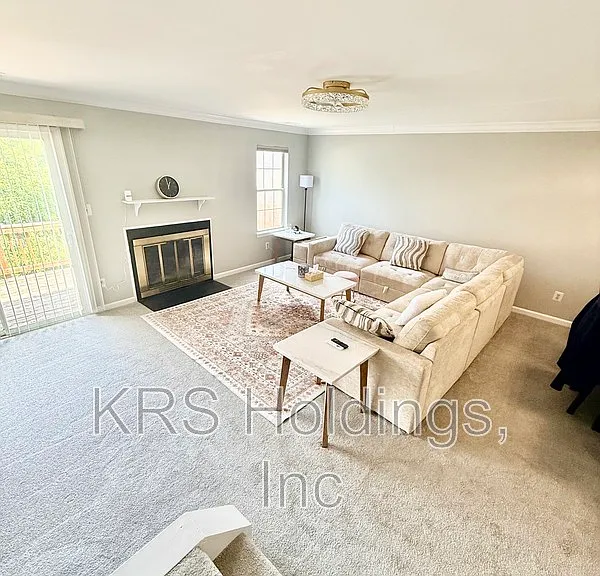 4232 Stockbridge Dr — Photo 3