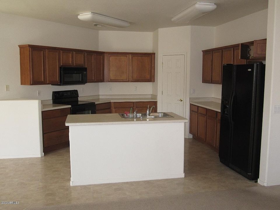2nd image of 1053 E Leaf Rd