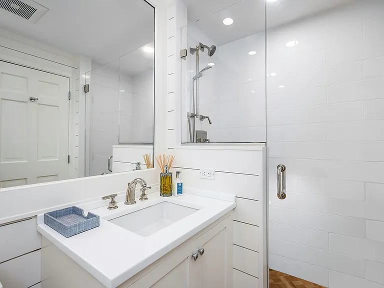 81 Roton Ave — Photo 20