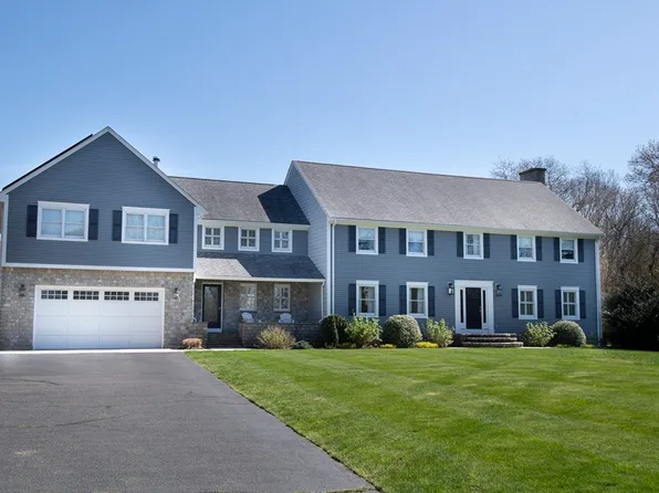3 Goulart Memorial Dr, Fairhaven, MA 02719