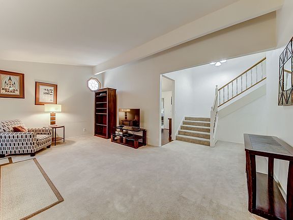 5th image of 3141 Regal Oak Dr