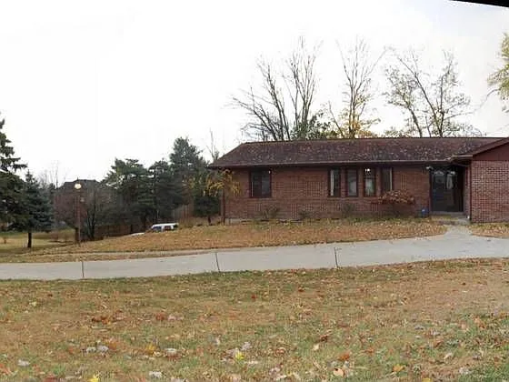 2585 Buttermilk Pike photo 1