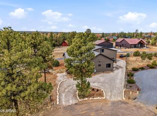 2270 Spitfire Cir, Overgaard, AZ 85933