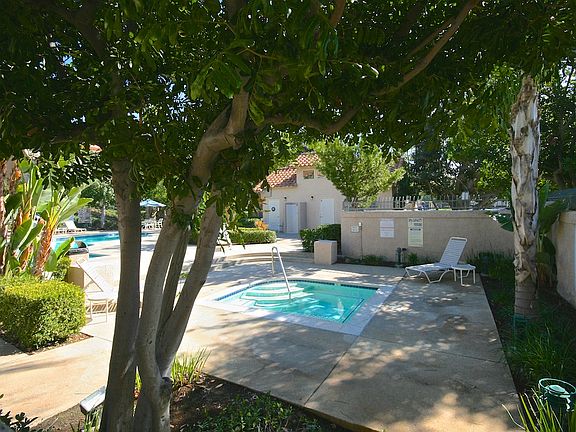 2nd image of 61 Gaviota