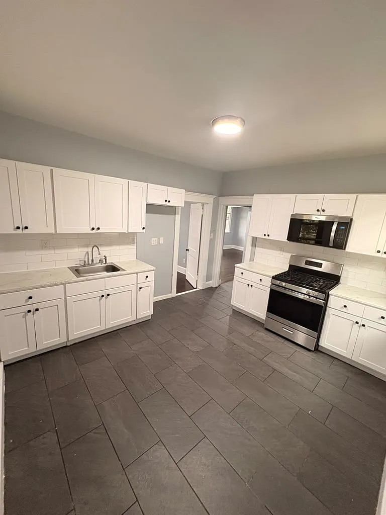 4 bed, 1150 sqft, $2,000 — Photo 1