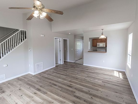 3rd image of 1412 N Frideriki Dr