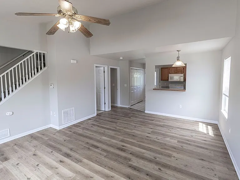 1412 N Frideriki Dr — Photo 3