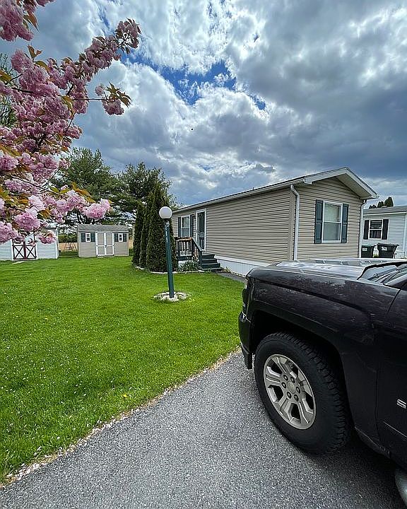 1st image of 289 Greenbriar Dr S
