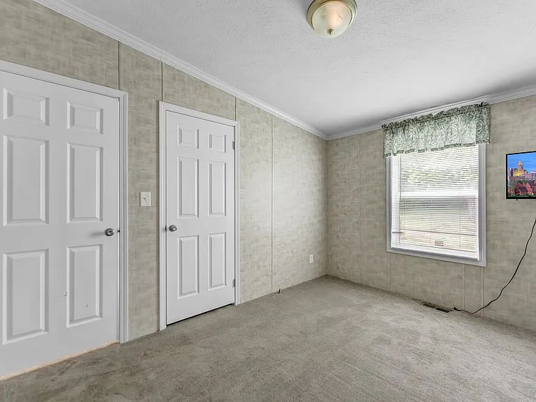 6037 Route 5 — Photo 14