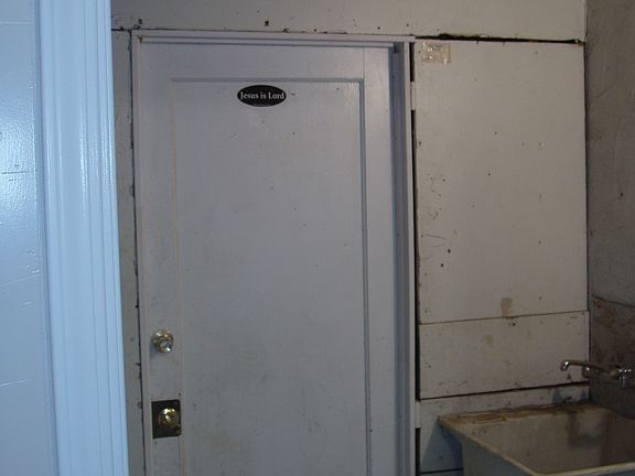 4th image of 3646 E Braly Ave